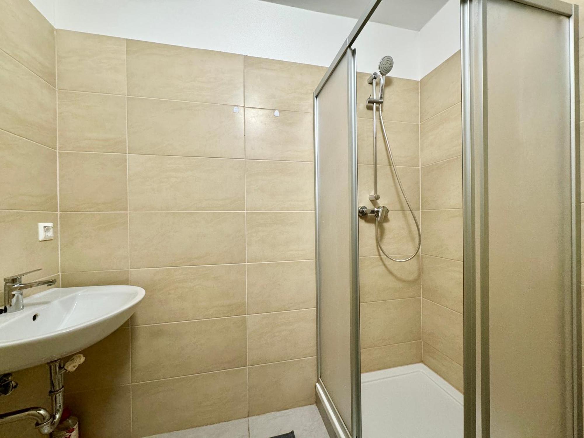 Stylish Schoenbrunn Apartments With Free Parking Vienna Exterior photo